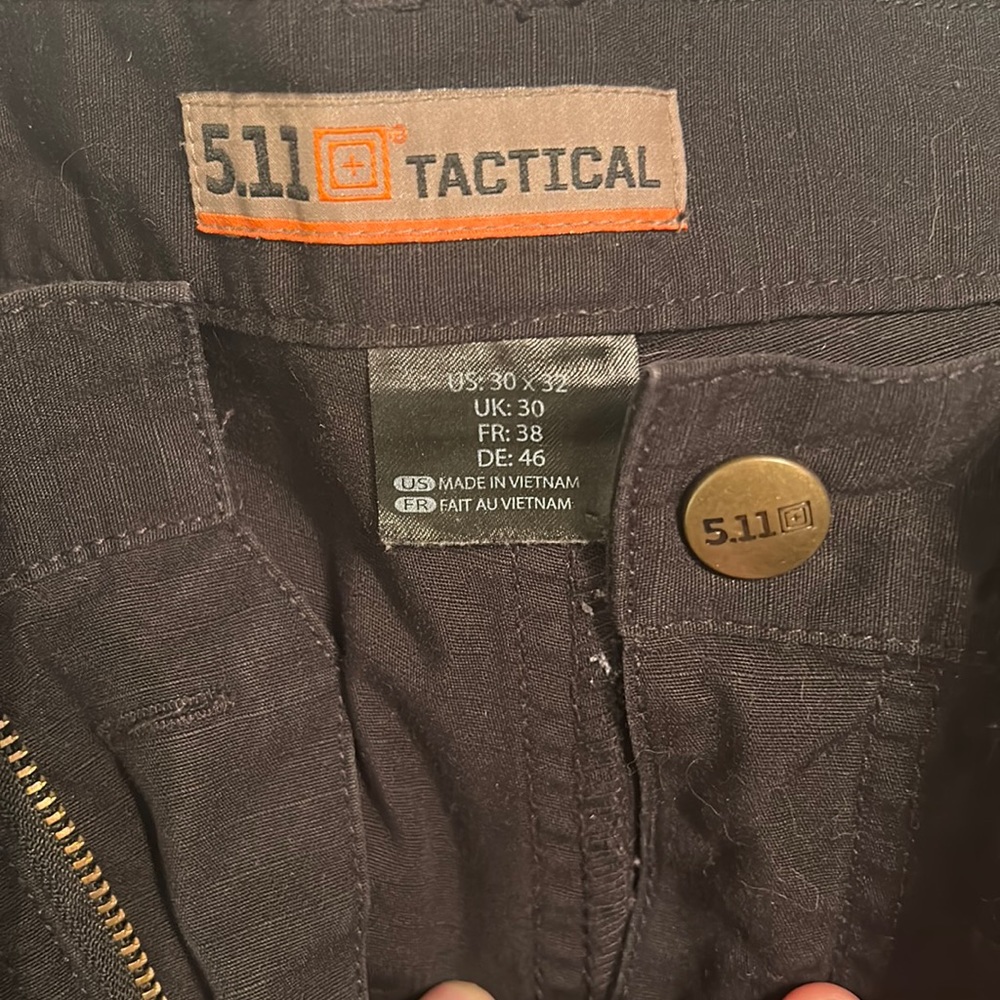 Black 5.11 BDU Women’s pants.